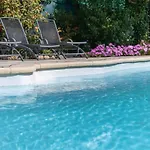 With Pool And Barbecue In The Center Apartment Saint-Raphael (Var)