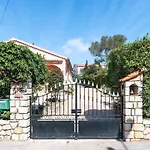 Apartment With Pool And Barbecue In The Center Saint-Raphael (Var)