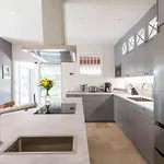 With Pool And Barbecue In The Center Apartment