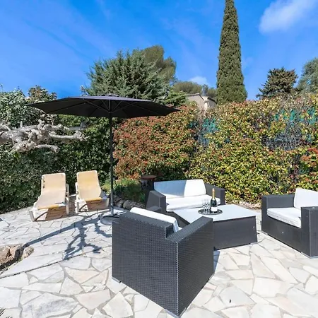 With Pool And Barbecue In The Center *
