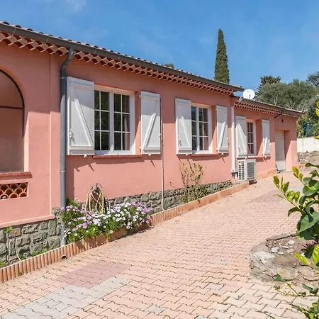With Pool And Barbecue In The Center Saint-Raphael (Var)