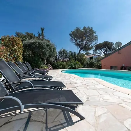 With Pool And Barbecue In The Center